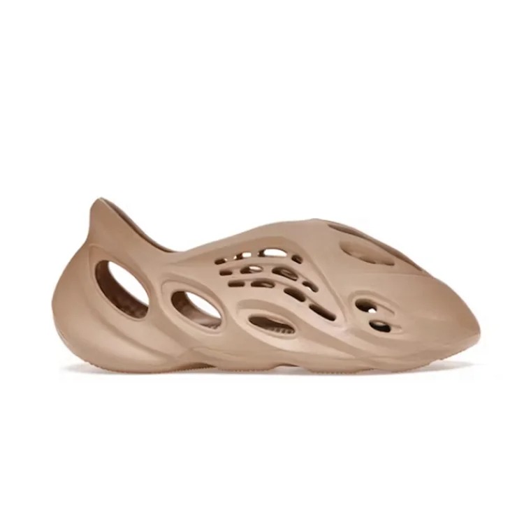 Y**zy Foam RNNR Ochre
