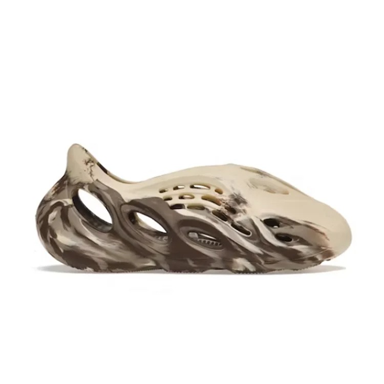 Y**zy Foam RNNR MX Cream Clay image 2