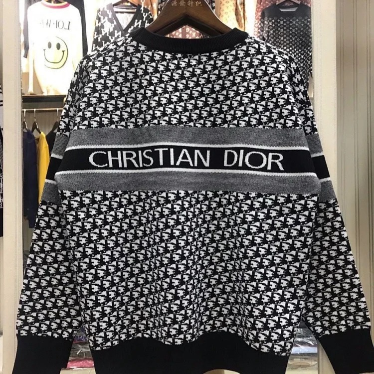 [In stock, shipped in seconds, high quality] Dior's new round neck light luxury knitted sweater for men and women, loose casual tops for couples