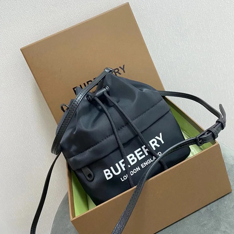 Burberry Storage Classic Plaid Canvas Bucket Bag Drawstring Bag Shoulder Crossbody Handbag Women's Bag image 3