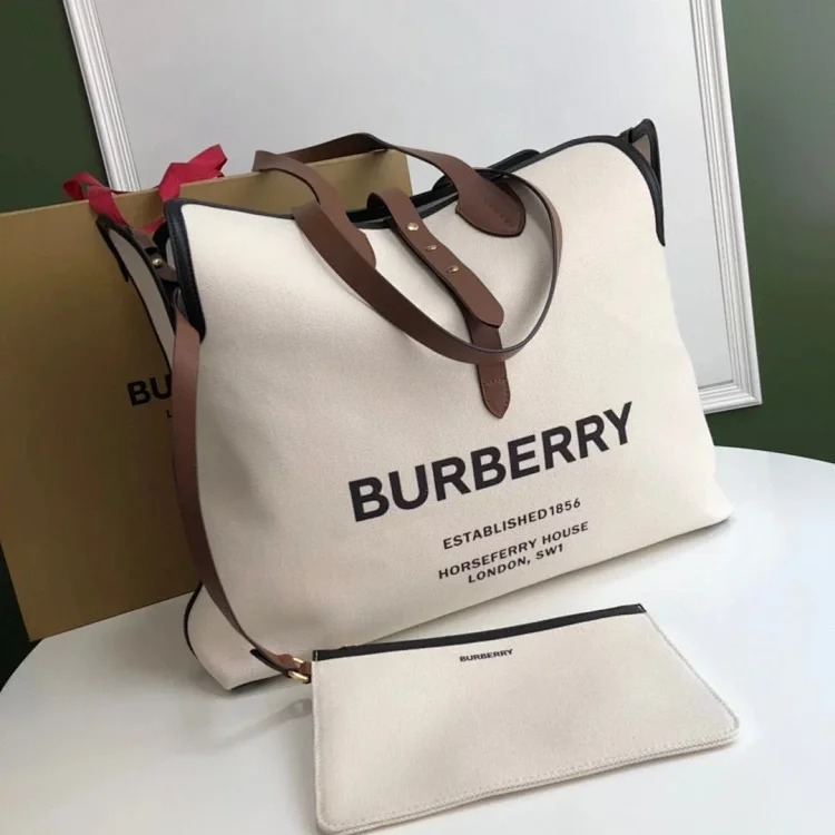 Burberry Belt Women's Large Capacity Tote Bag Shoulder Bag Women's Bag image 4