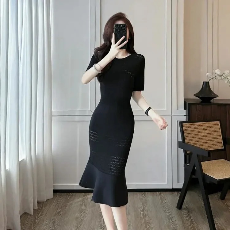 Summer new style socialite Xiaoxiangfeng ice silk dress women's summer temperament high-end hollow high-waisted thin short-sleeved knitted fishtail skirt image 2