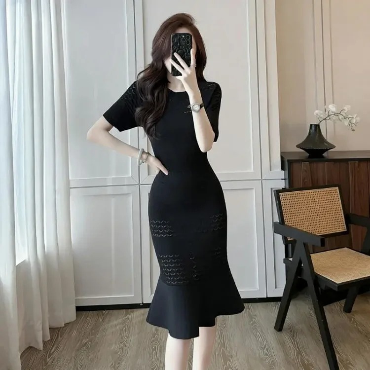 Summer new style socialite Xiaoxiangfeng ice silk dress women's summer temperament high-end hollow high-waisted thin short-sleeved knitted fishtail skirt image 3