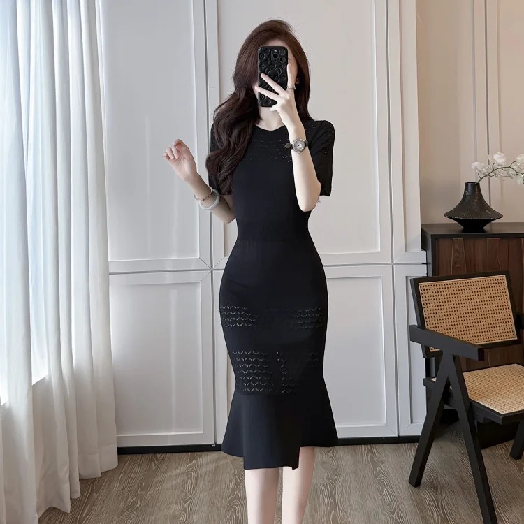 Summer new style socialite Xiaoxiangfeng ice silk dress women's summer temperament high-end hollow high-waisted thin short-sleeved knitted fishtail skirt image 4