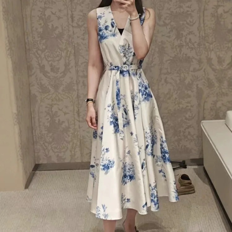 [OG] Global Shopping Private High-end Customized Seaside Resort Style Blue and White Printed Long Skirt Summer New V-neck Sleeveless Waist Slimming Fairy Beach Skirt