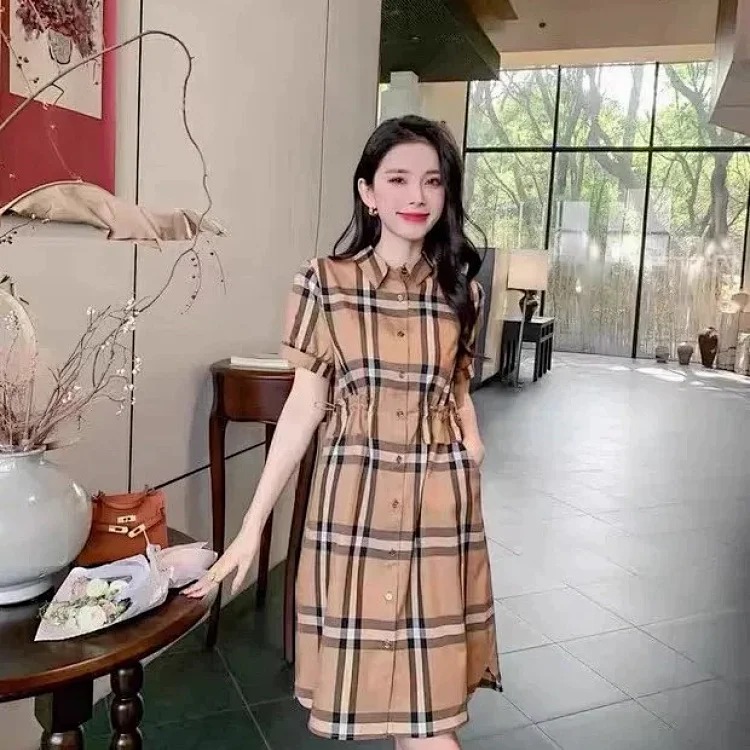 Burberry light luxury authentic 2026 summer new women's British style high-end skirt lapel plaid short-sleeved slim dress trendy image 2