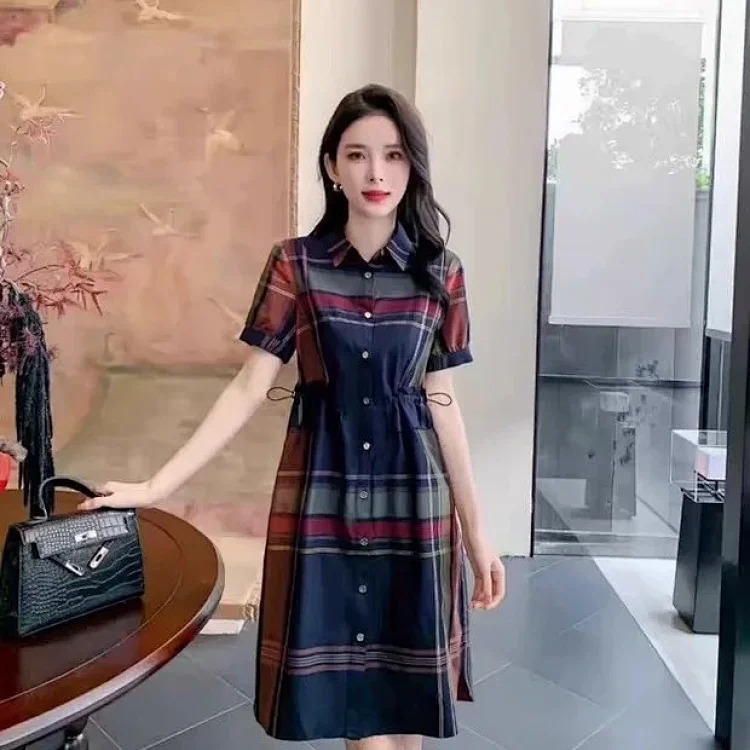 Burberry light luxury authentic 2026 summer new women's British style high-end skirt lapel plaid short-sleeved slim dress trendy image 3