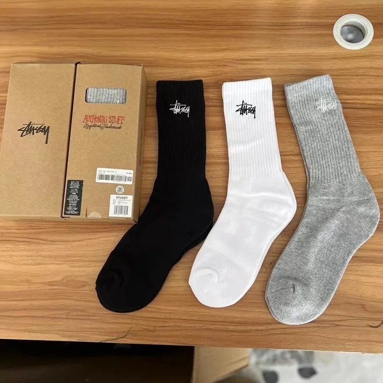 Classic black and white gray Stussy trendy socks sports socks gift box with 3 pairs of towel bottom high tube embroidered trendy socks for men and women wholesale