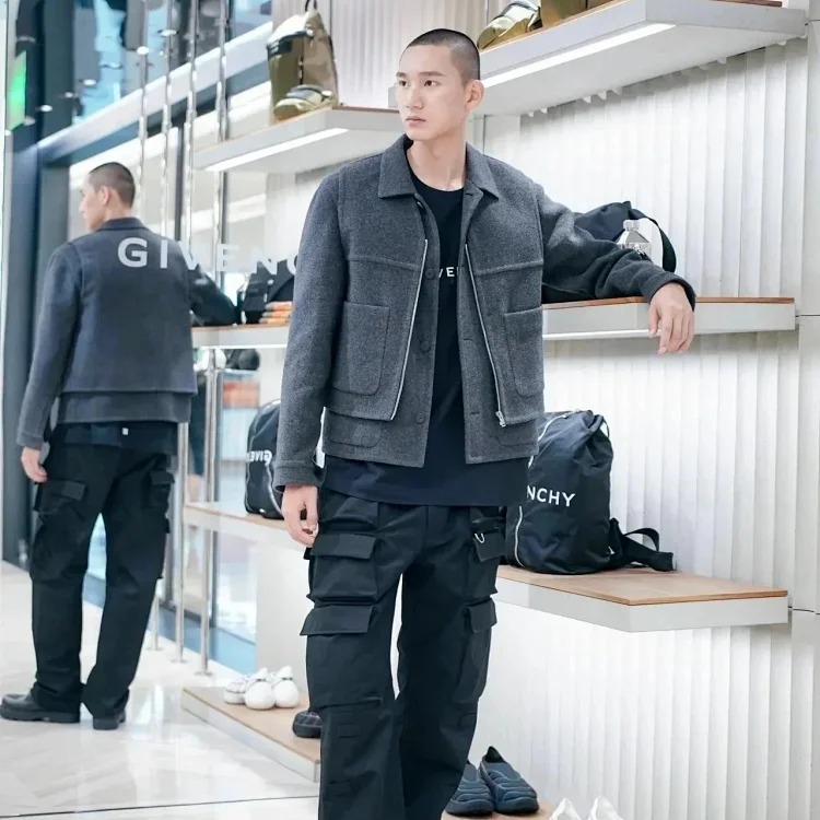 G Home GIV Givenchy multiple large pocket overalls Givenchy 24 new men's and women's Velcro button pocket casual overalls are on sale on the official Purchasing quality image 2