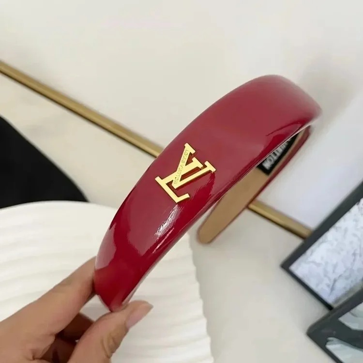 Retro metal letter PU high-end headband for women sponge new leather hairpin pressed hair French style headband hair accessories image 5