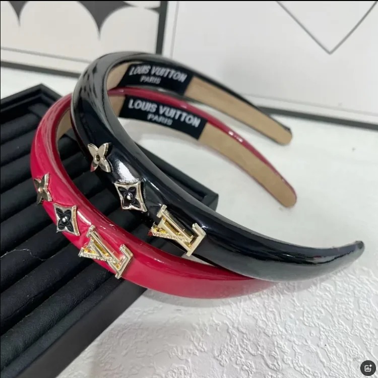 Retro metal letter PU high-end headband for women sponge new leather hairpin pressed hair French style headband hair accessories image 8