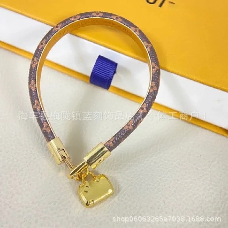 Word buckle leather cord V letter presbyopic leather backpack leather bracelet Women's foreign trade leather bracelet image 2