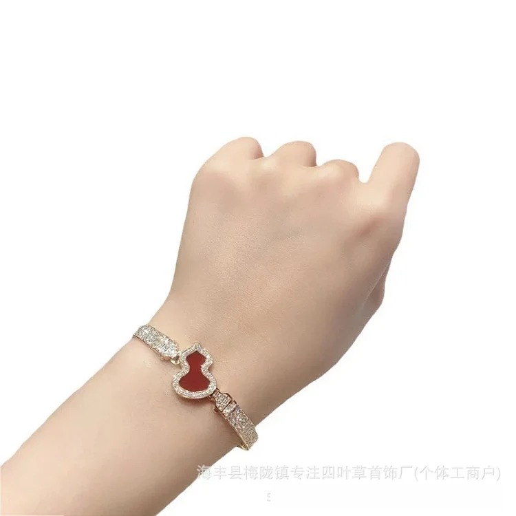 V gold high version gourd agate full diamond bracelet high-end mother-of-pearl light luxury temperament women versatile fashion gifts for girlfriends image 9