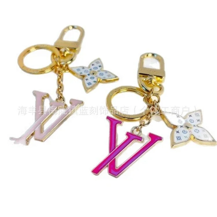 Four-leaf clover letter keychain jewelry pendant multi-color bag pendant dropshipping image 2