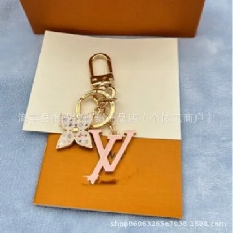 Four-leaf clover letter keychain jewelry pendant multi-color bag pendant dropshipping image 4