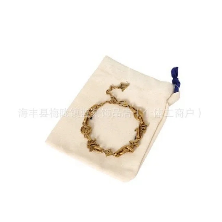 New pig-nosed letter necklace, light luxury and high-end, cross-border hot-selling Amazon best-selling bracelet for men and women image 3