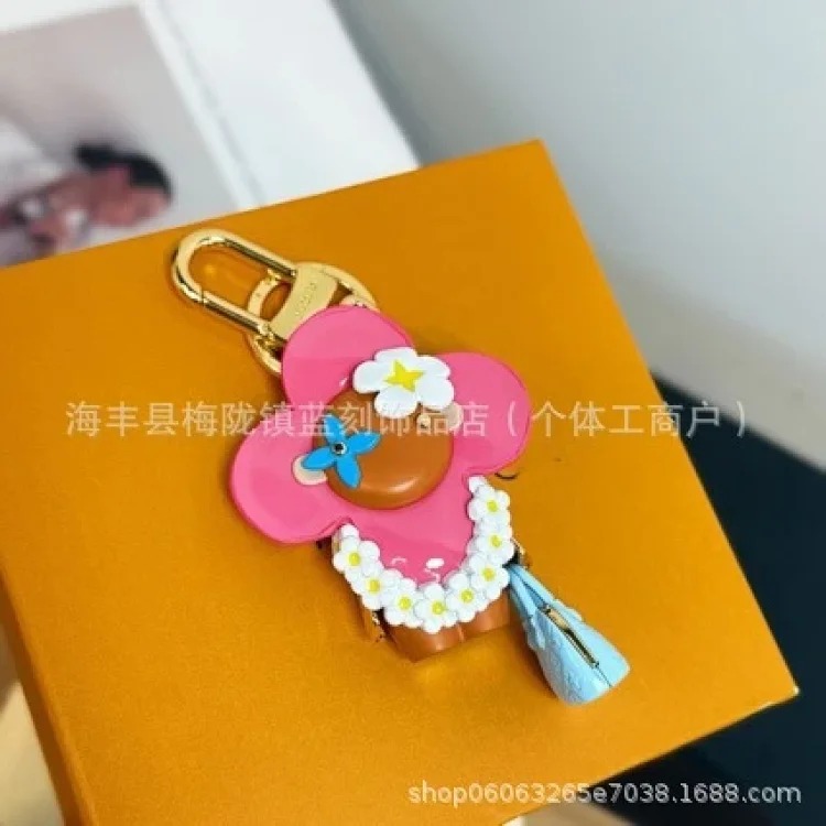 Lambskin Vivian (pendant) car keychain creative cute couple bag pendant image 6