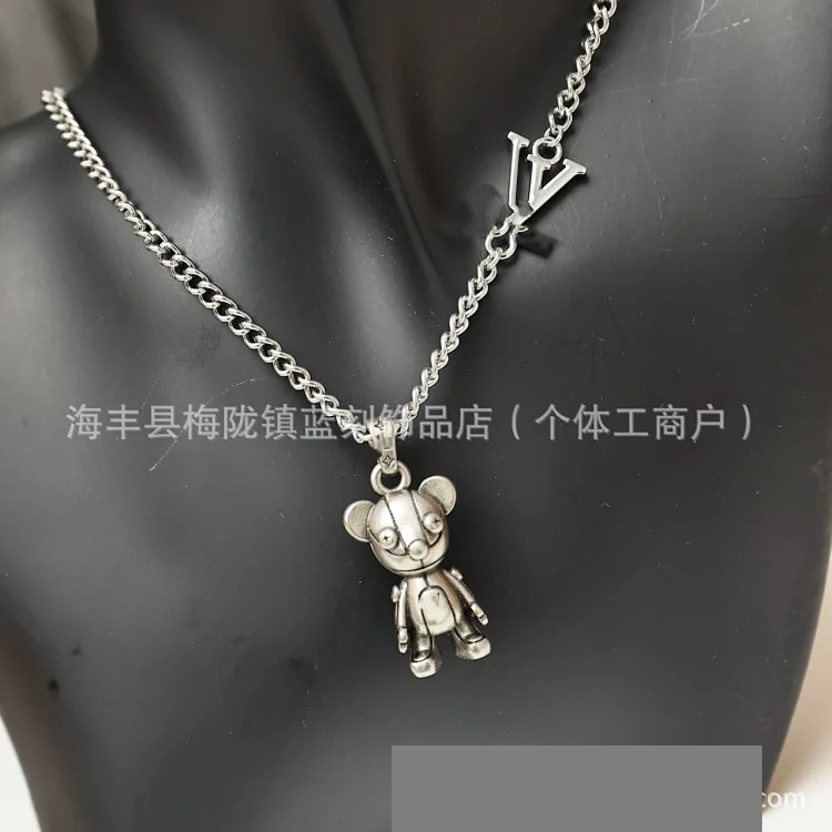 New European and American ins style titanium steel necklace, personalized trendy bear croissant style retro sweater chain