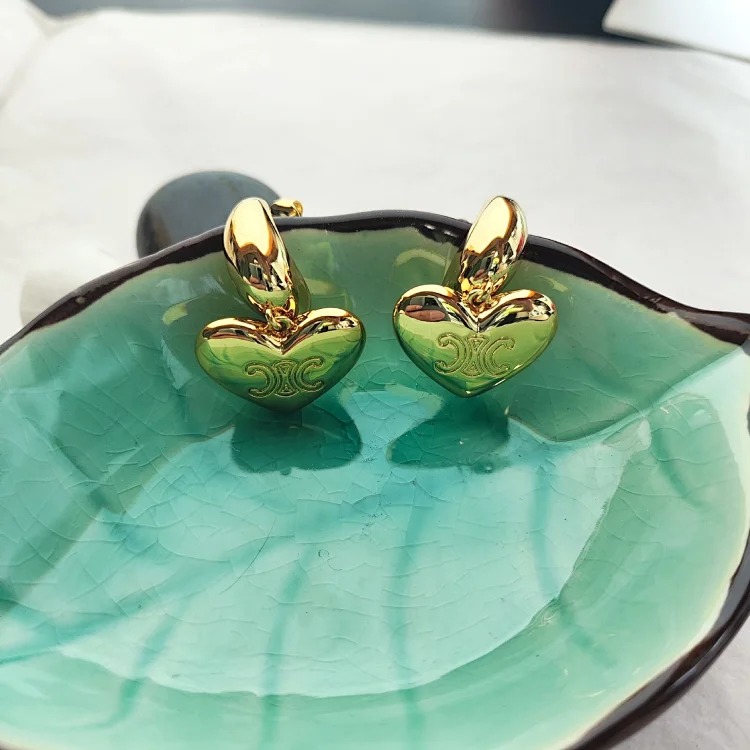 Sweet cool style Arc de Triomphe crescent love earrings light luxury fashion O cute earrings versatile small fragrant style ins earrings image 4
