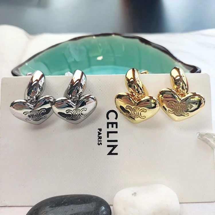 Sweet cool style Arc de Triomphe crescent love earrings light luxury fashion O cute earrings versatile small fragrant style ins earrings image 7