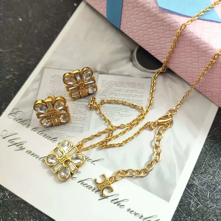 Arc de Triomphe medieval jewelry rhinestone four-leaf clover earrings niche design rhinestone necklace simple temperament earrings