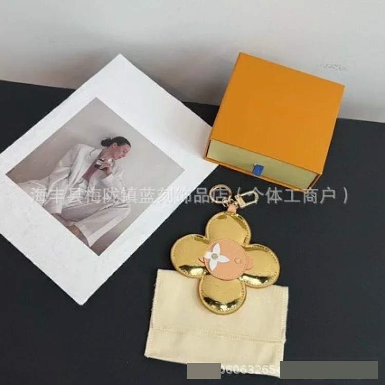 Colorful sunflower keychain wear-resistant leather bag pendant jewelry leather doll Vivian doll ins image 4